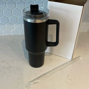 NEW IN BOX 40oz Stainless Steel Mug with Straw